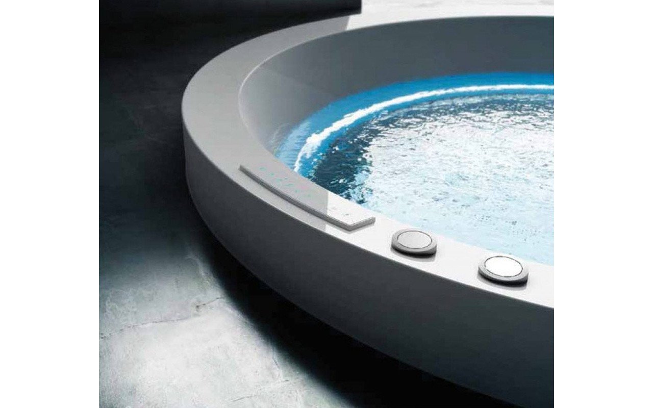 Dream Ovatus outdoor hydromassage bathtub 02 (web)